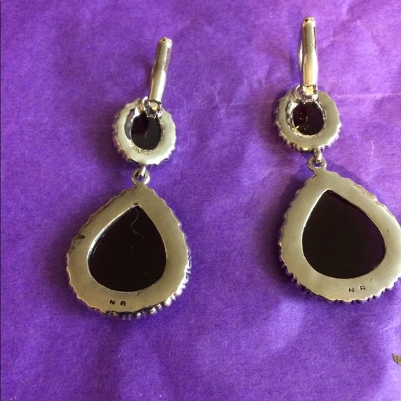 Avon Dangle Teardrop Earings - Picture 5 of 5